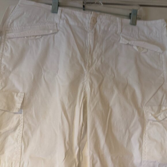 Caribbean Joe White Cargo Crop Pants - Size 12 - Picture 3 of 4